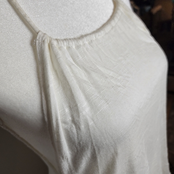 White halter blouse - Picture 9 of 12